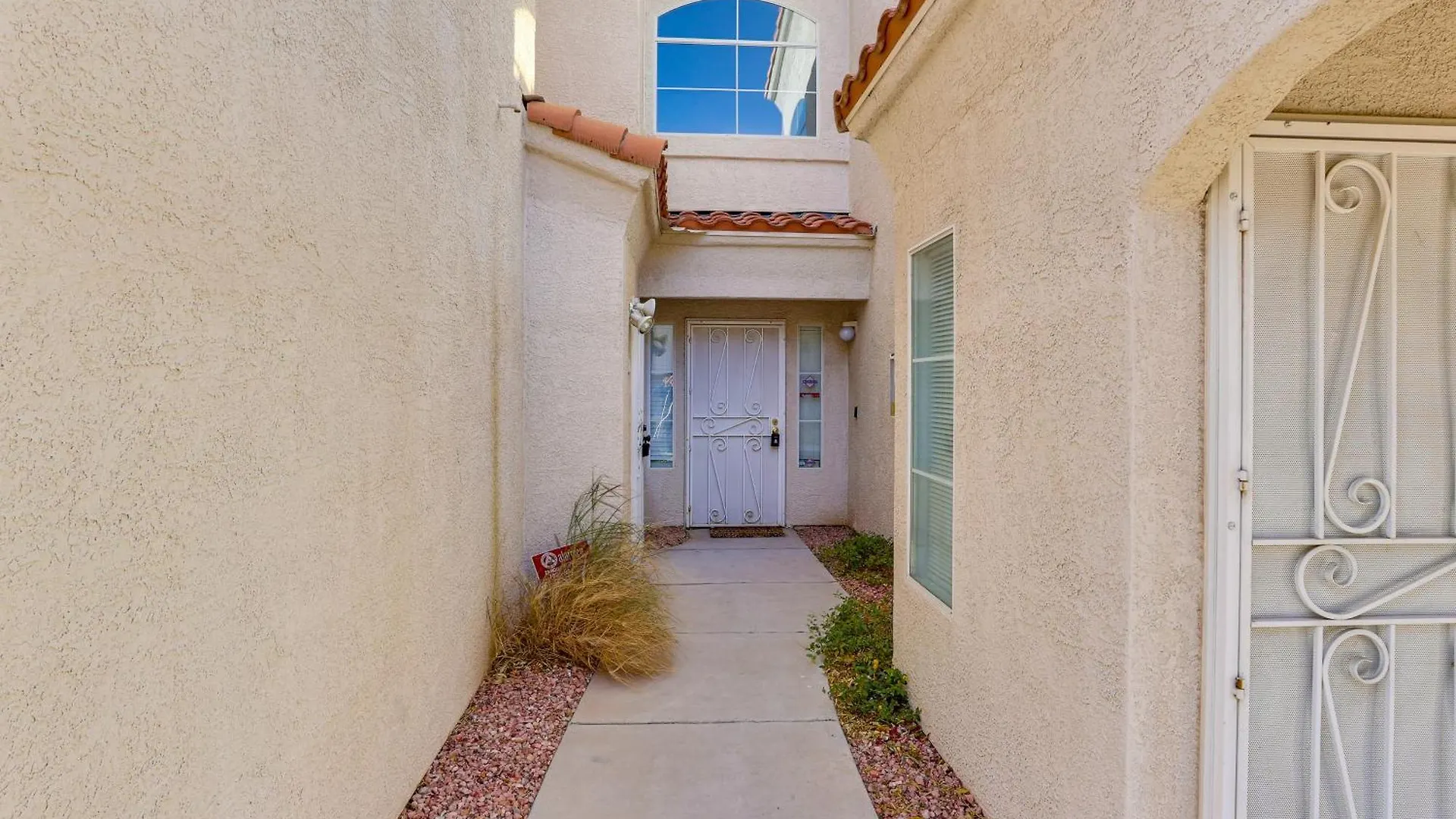 6 Mi To Vegas Strip City-View Gem With Pool Access Las Vegas